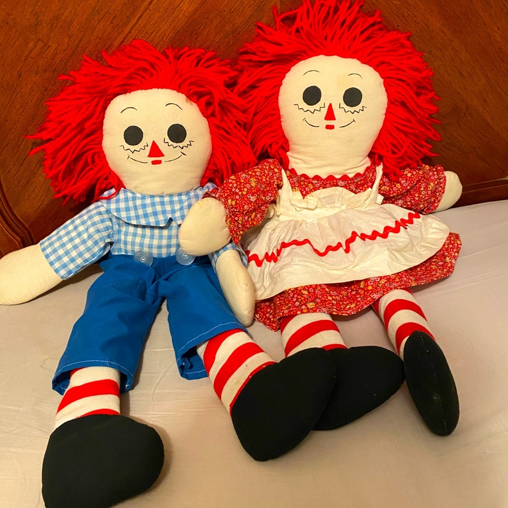 Raggedy Anne and Raggedy Andy!